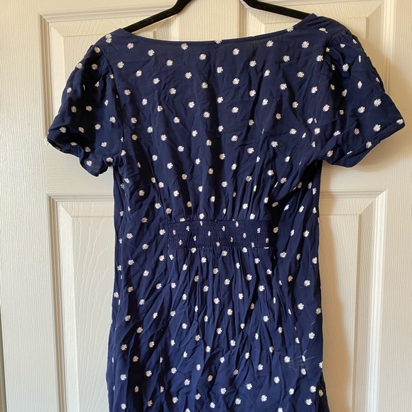 Old Navy Daisy Summer Dress - Picture 3 of 6
